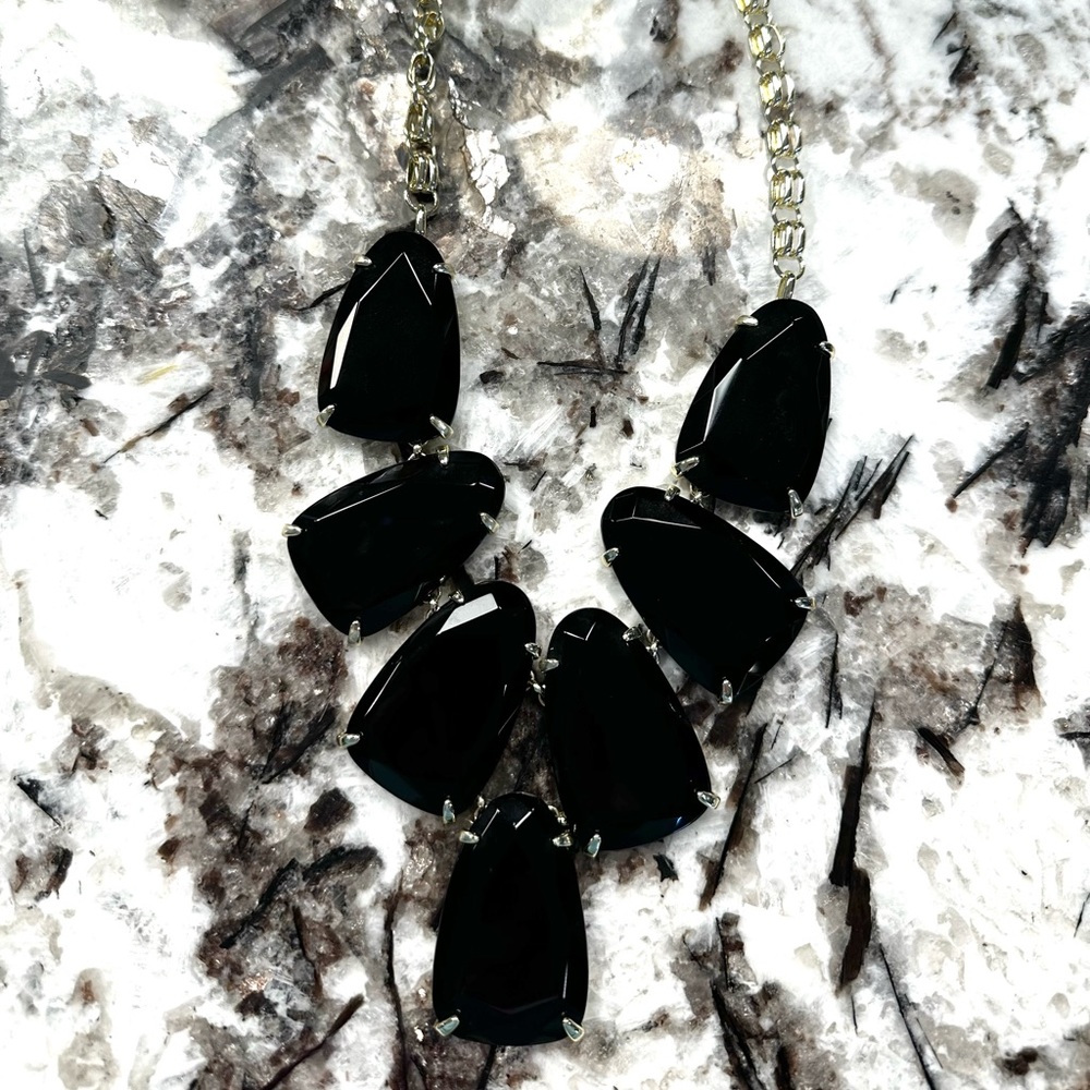 NWOT ✨ Kendra Scott Black Harlow Necklace